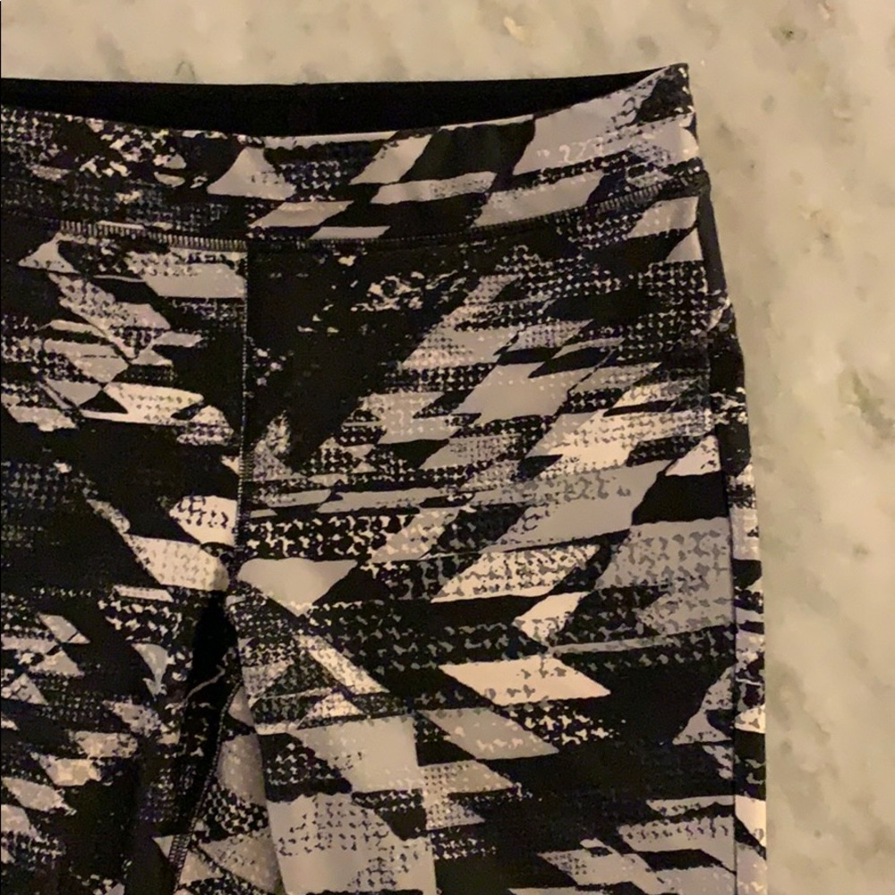 Mossimo yoga pants - Picture 2 of 5